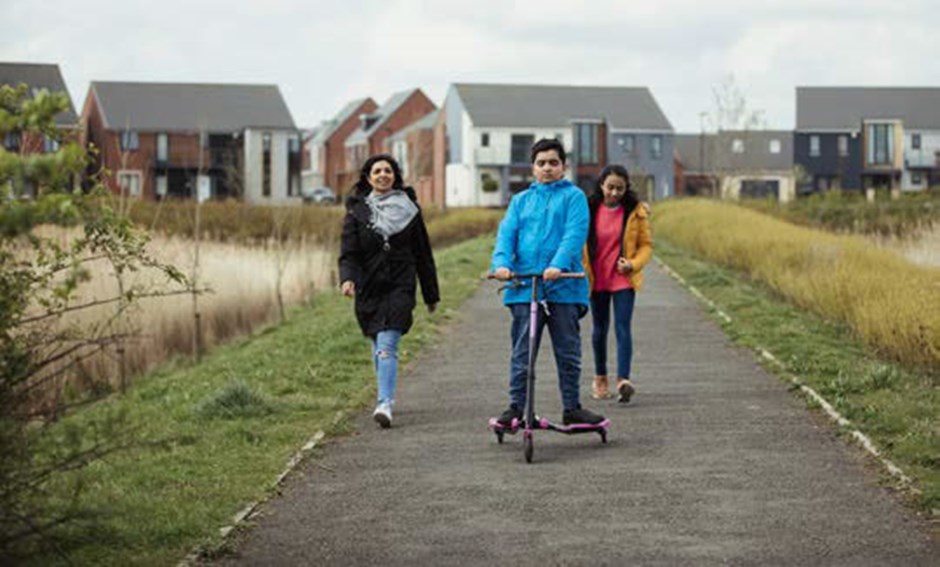 Traffic free walking and cycling routes serving desire lines to community facilities