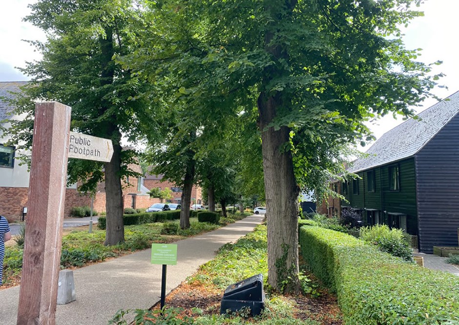 Existing path at The Avenue in Saffron Walden path is welloverlooked and integrated with homes on both sides bringing residents closer to nature, whilst creating a safe route.