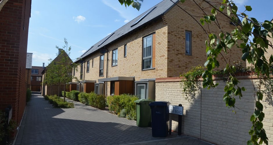 Homes along narrower living streets in Trumpington Meadows are oriented to ensure maximum opportunity for ventilation and natural light.