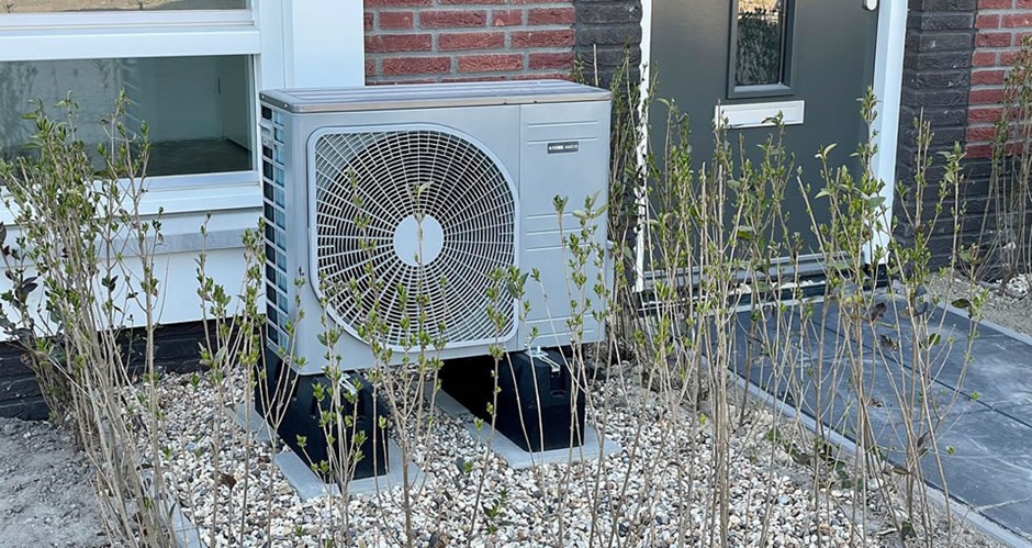 Heat pumps and/or other low carbon heat sources must be installed in all new homes.