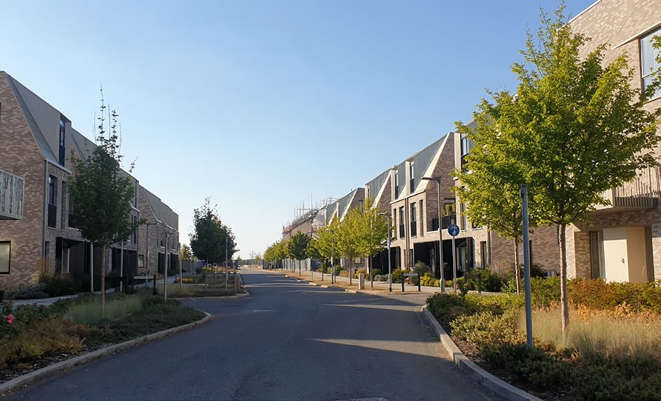 Rich landscapes are integrated within the streets and limit driveways to maximise connectivity